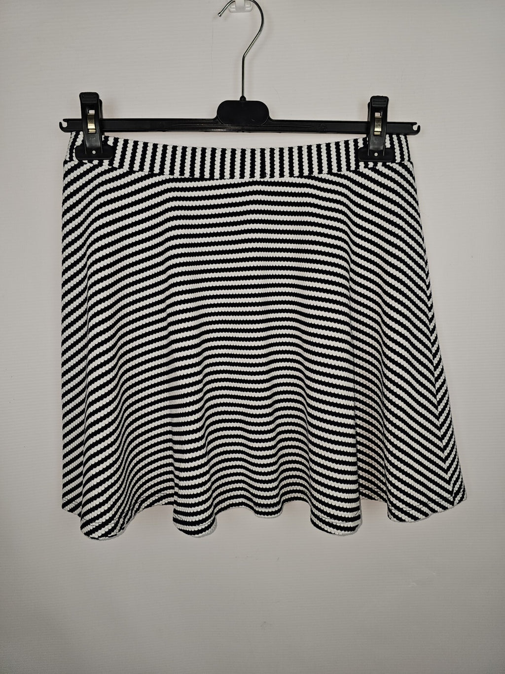 EK6865 Damen Rock von Superdry, Schwarz/weiß, Gr.M2