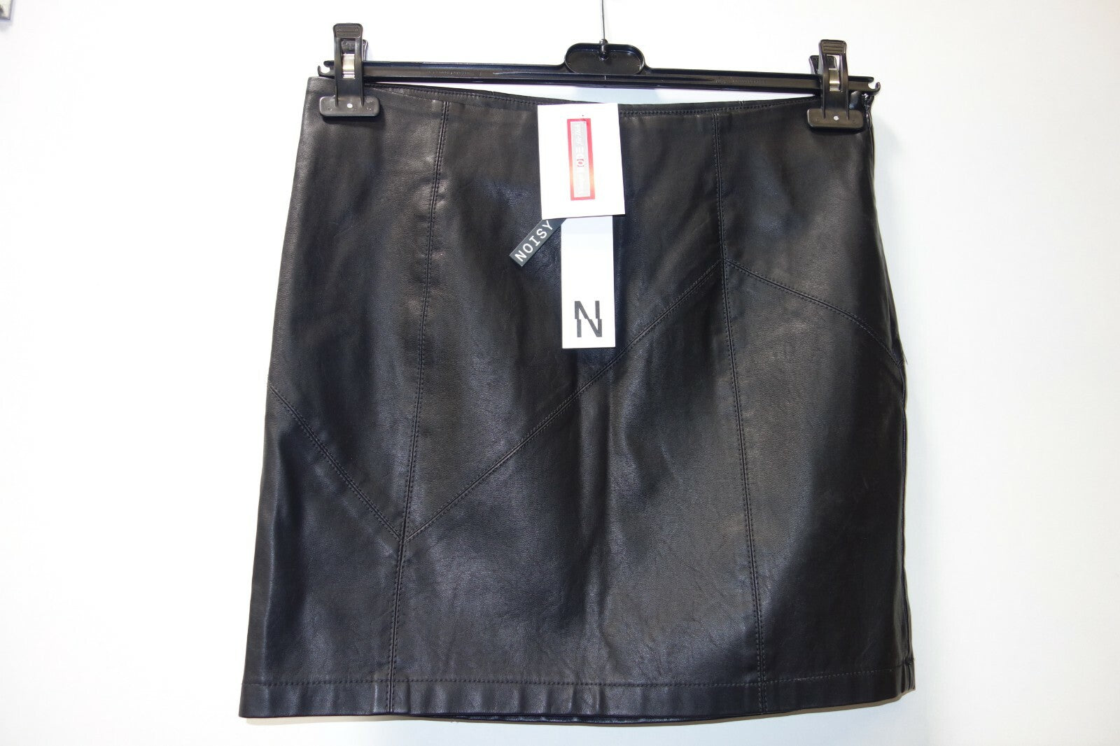 Kunstleder Rock in Schwarz Größe M Neu  Noisy May EK03870