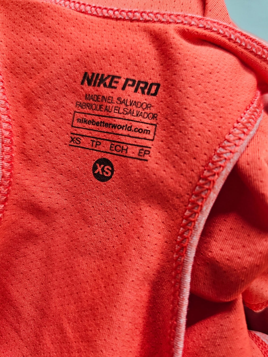 EK5294 Damen Sporttop von Nike, rot, Gr.XS5