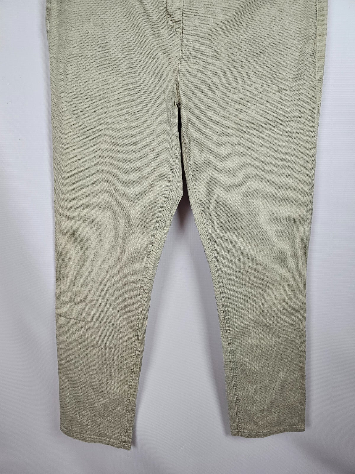 EK5456 Damen Hose von dreamSTAR, beige und grau schimmernd, Gr.422