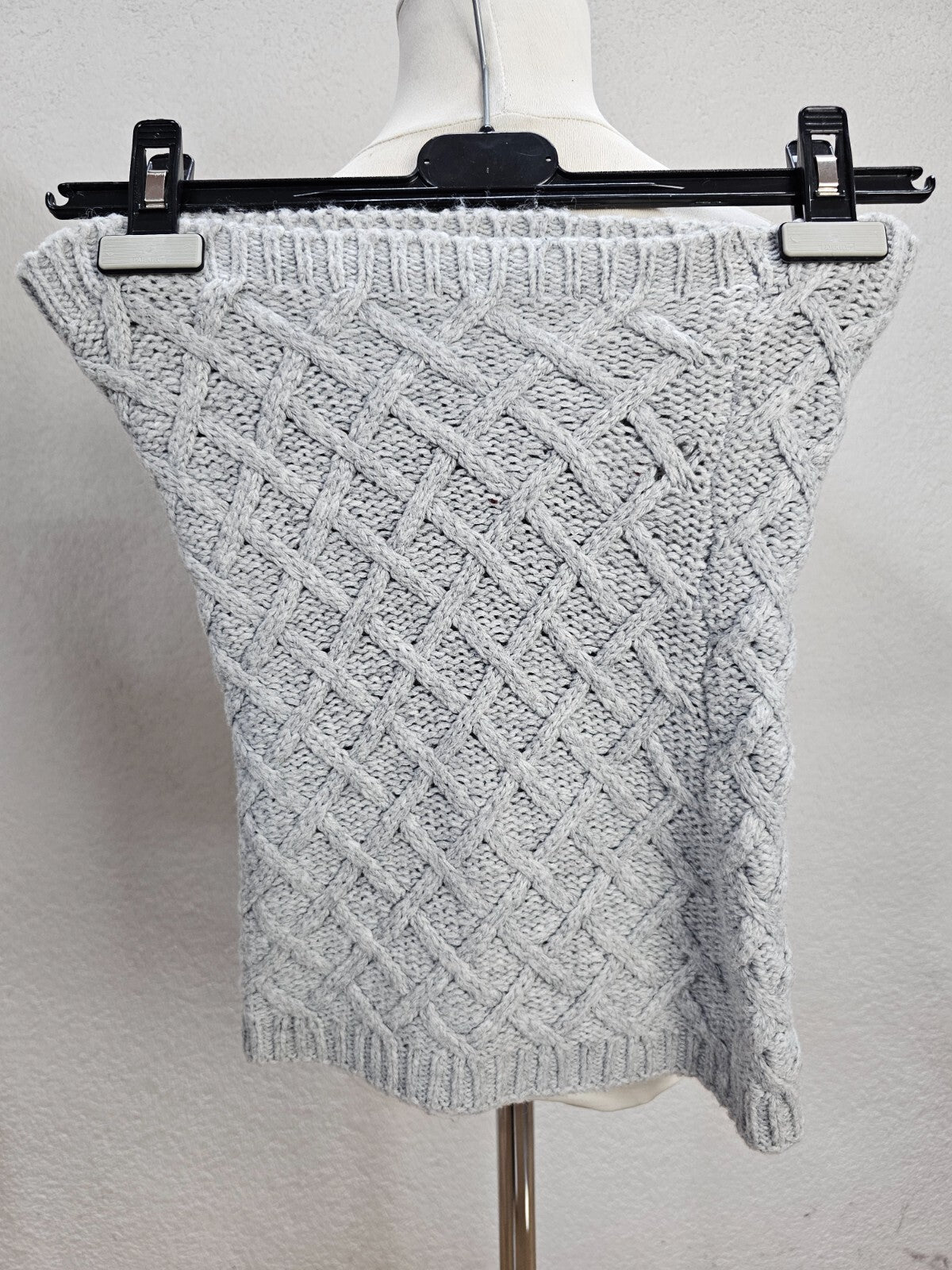 EK6367 Damen Schal von H&M, grau, Gr.One Size1