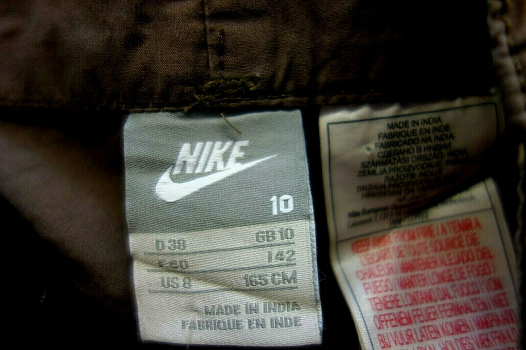 EK1121 Damen Shorts von Nike, braun, Gr. 385