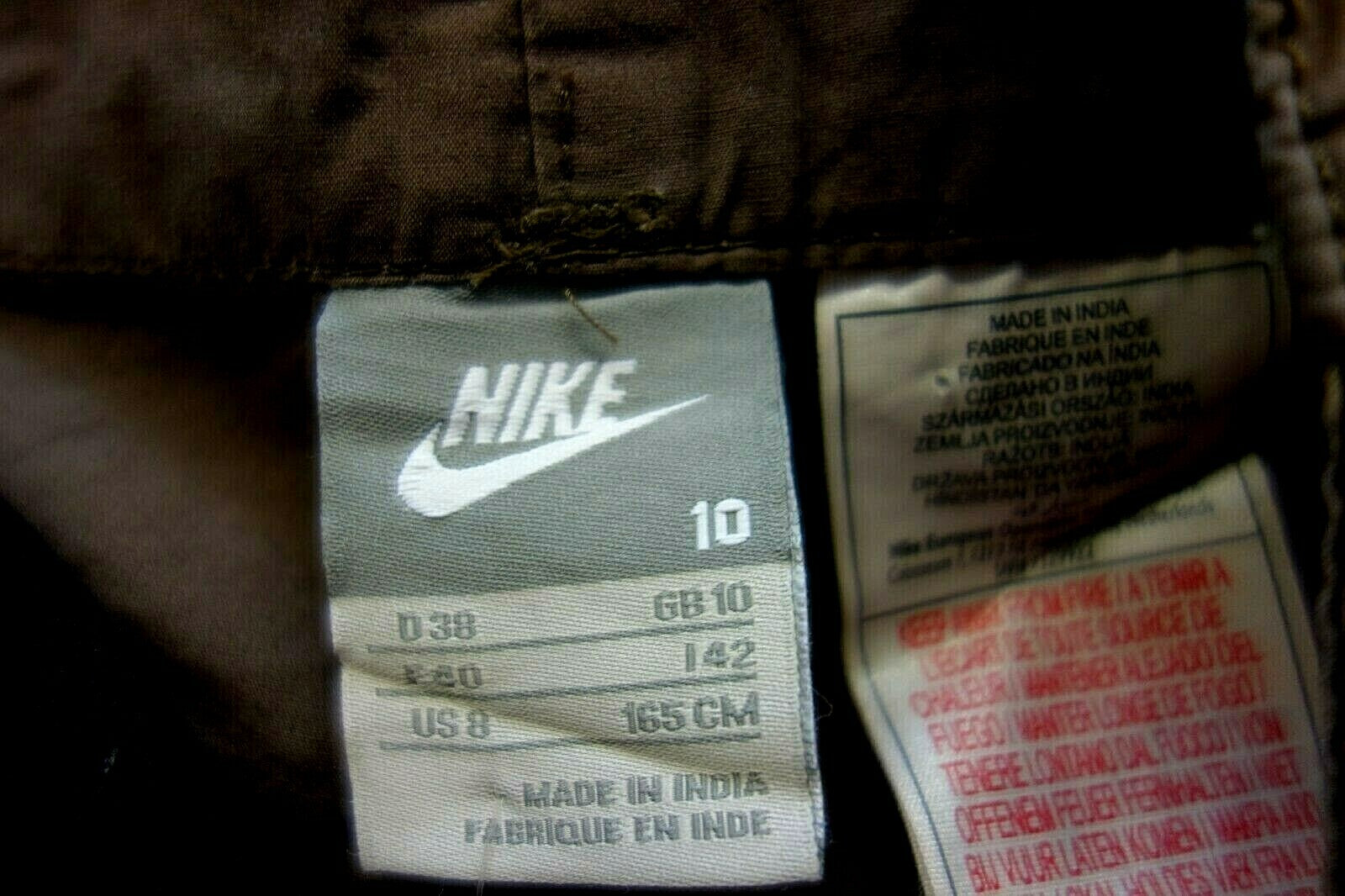 EK1121 Damen Shorts von Nike, braun, Gr. 385