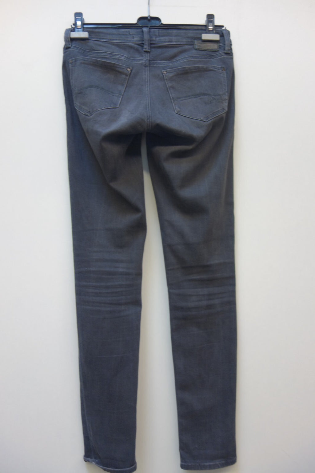 EK3729 Graue Low-Rise Jeans von Mavi 2