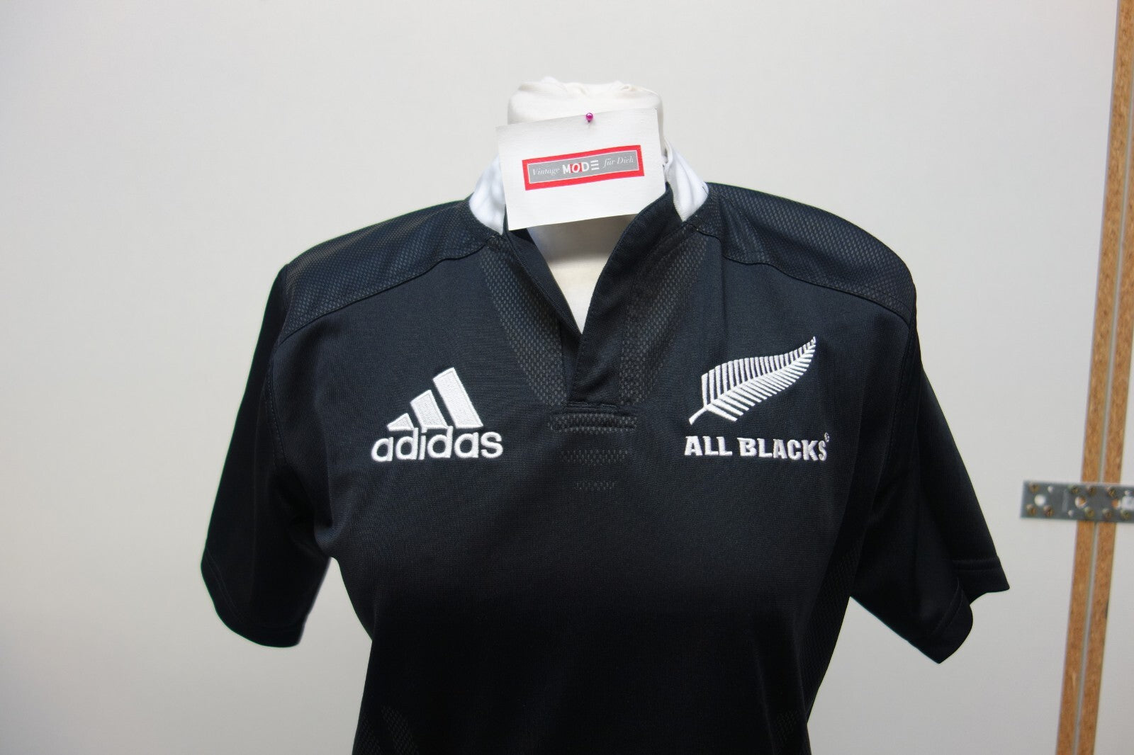 EK1973 Kinder Sportoberteil, schwarz von adidas, Gr. 1641