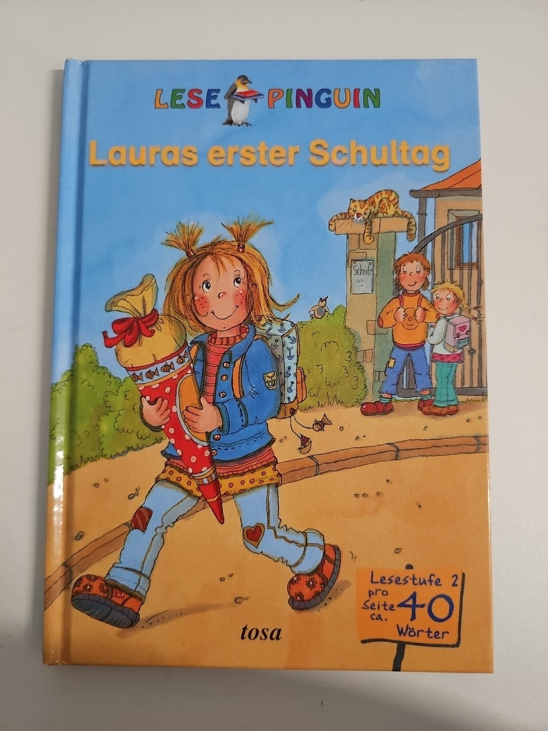 EB892 Lauras erster Schultag. Lesepinguin0