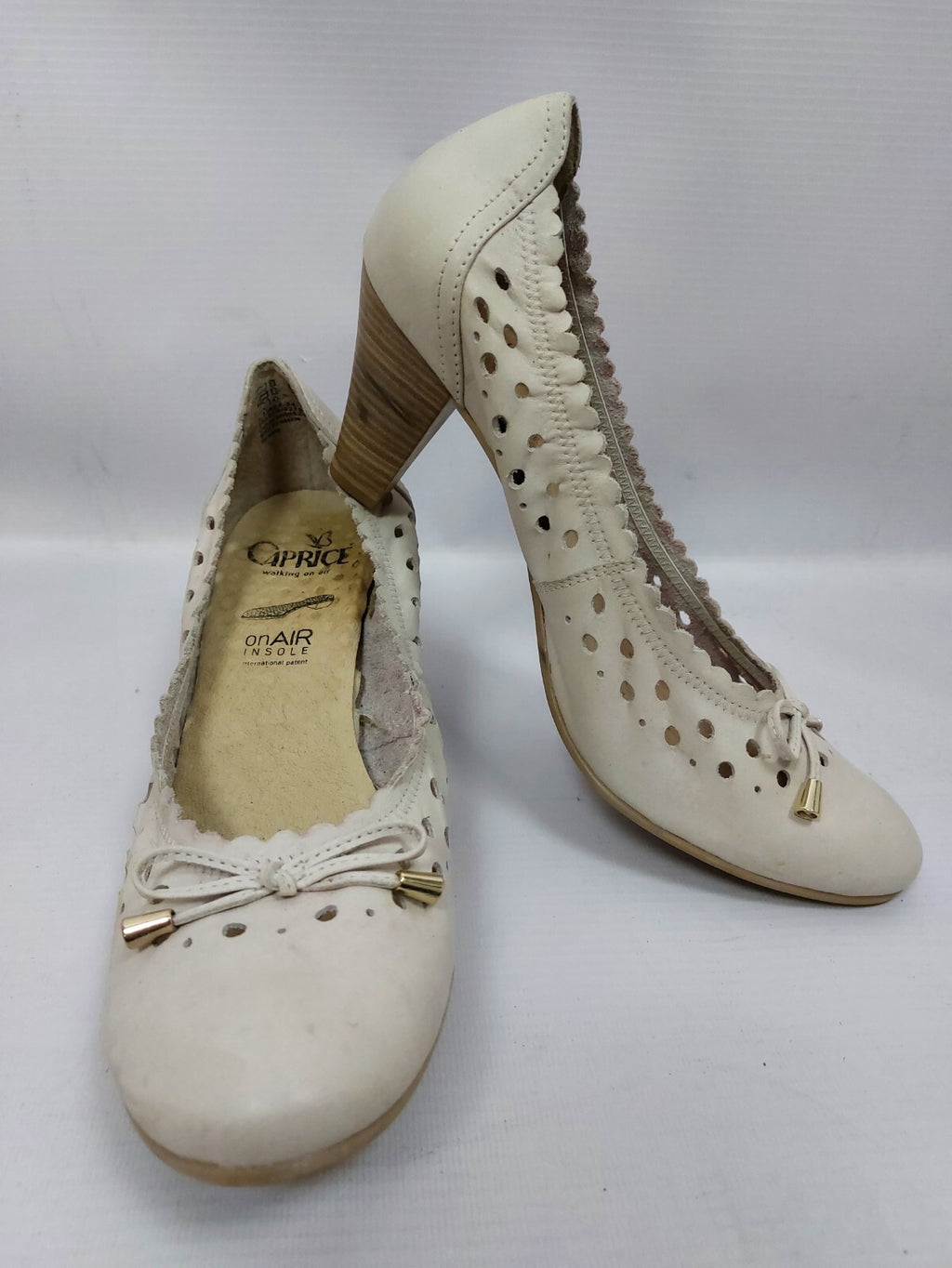 ES0557 Damen Pumps von Caprice, beige, Gr. 6,50