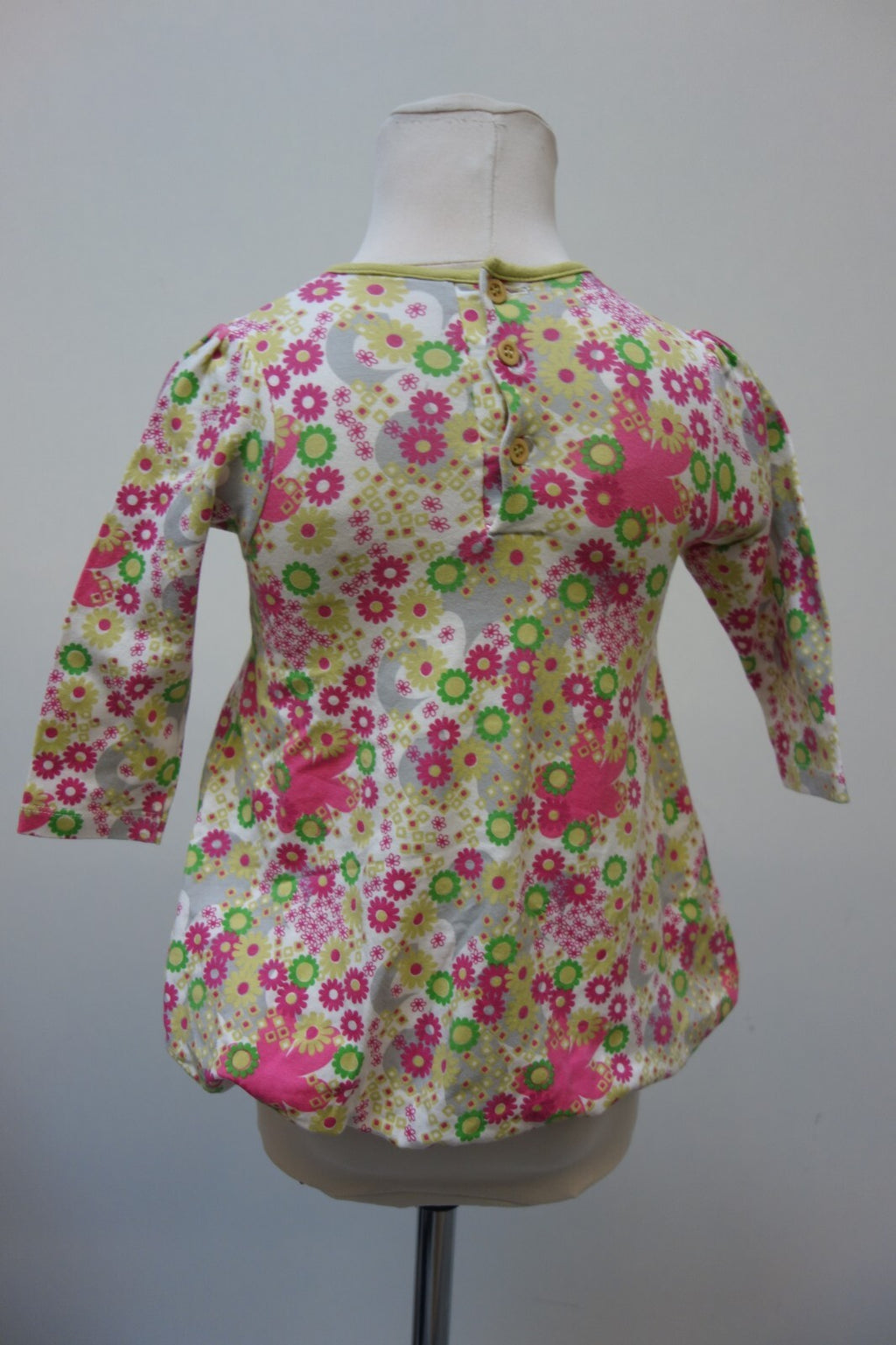 EK2181 Mädchen Kleid von bw, geblümt Gr. 923