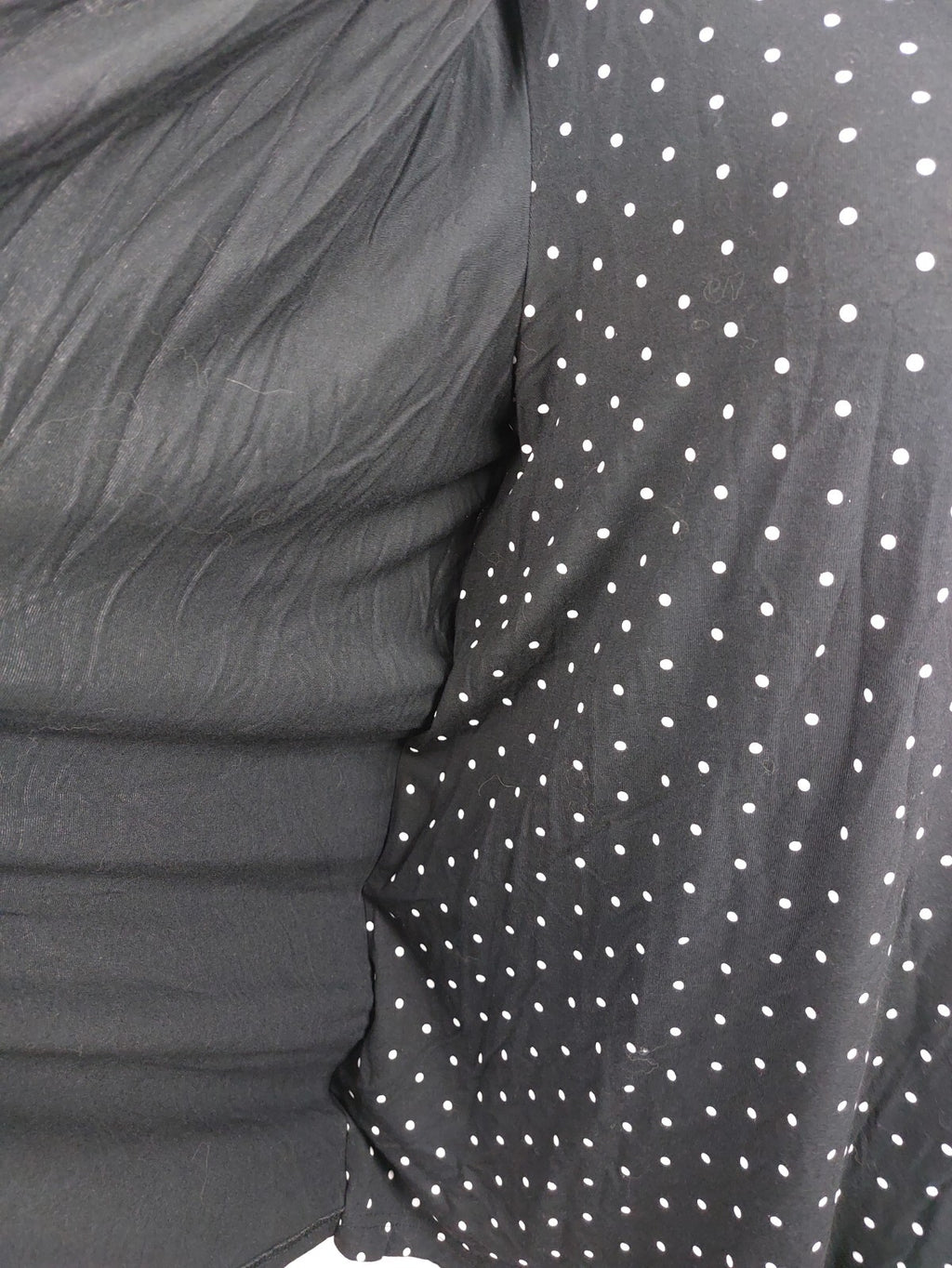 EK0008 Damen Shirt von bpc, schwarz, mit Punkten, Gr. 44/465