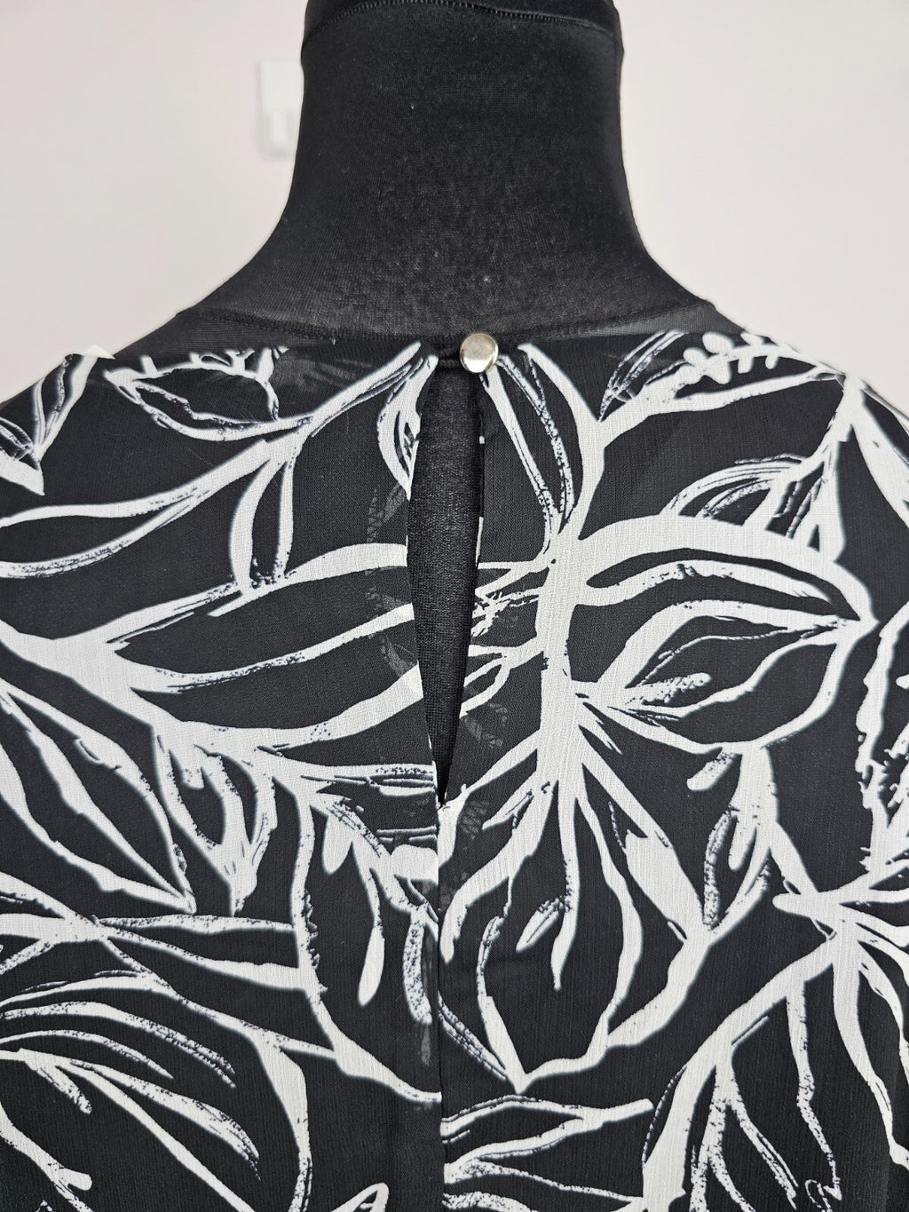 EK5694 Damen Kleid von m.collection, schwarz/weiß, Gr. 297