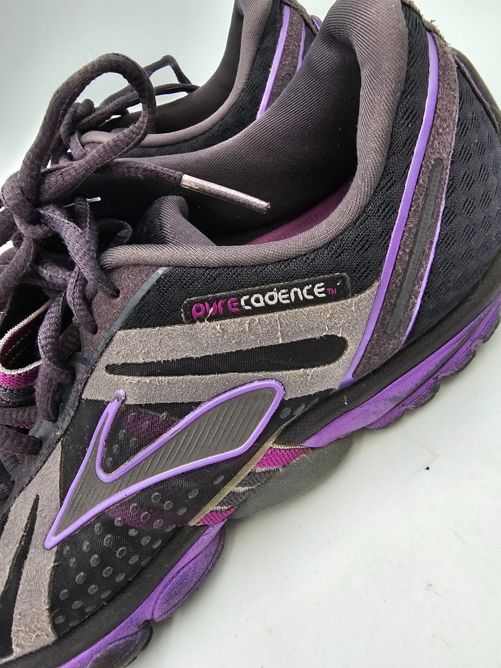 ES0105 Damen Laufschuh von Brooks, lila-schwarz, Gr.404