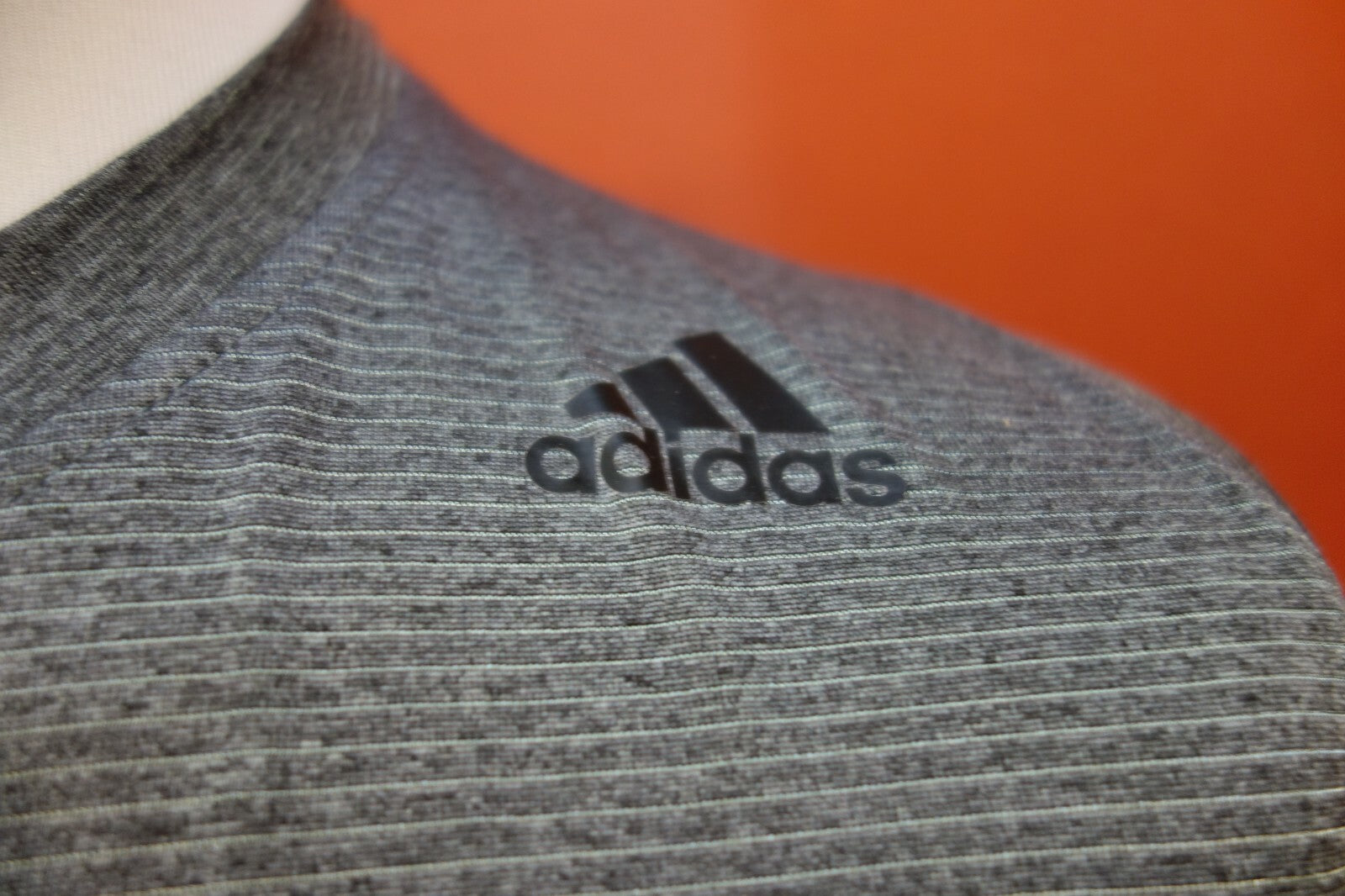 EK0308 Damen T-Shirt von adidas, grau, M2