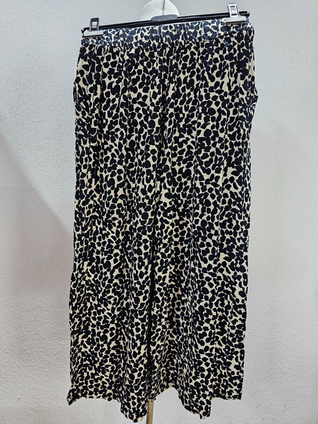 EK4379 Damen lockere Hose, leomuster, Gr. 364