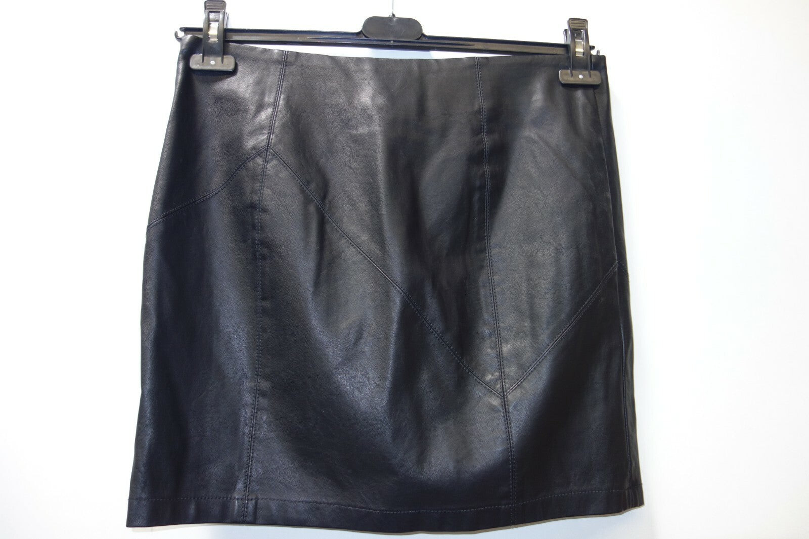 Kunstleder Rock in Schwarz Größe M Neu  Noisy May EK03871