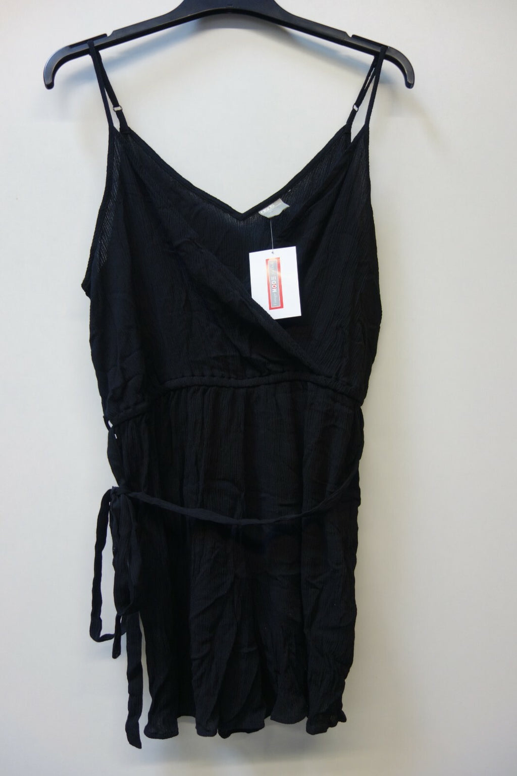Toller Jump Suit kurz von asos schwarz 38/40  EK 0430 guter Zustand0