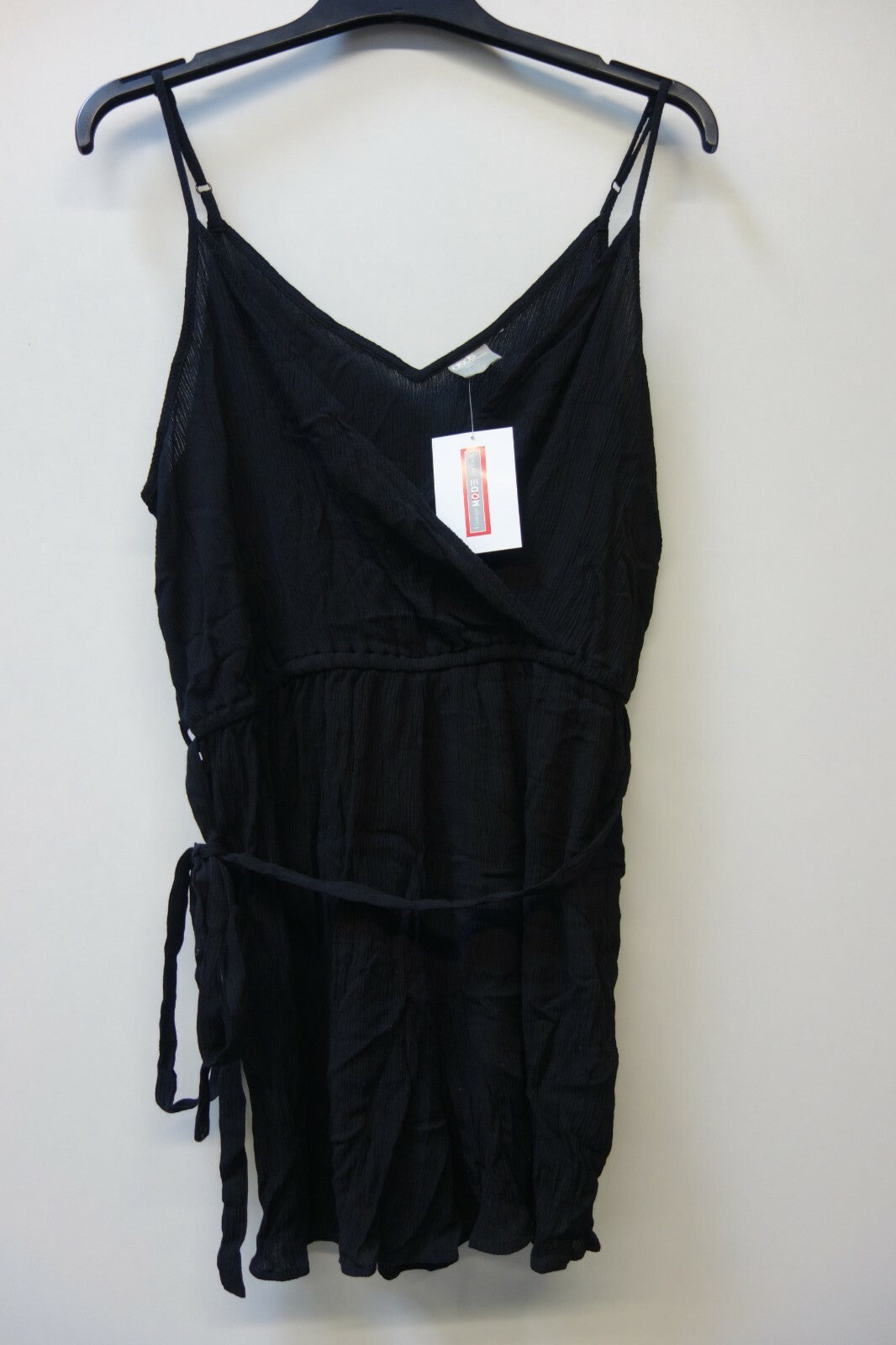 Toller Jump Suit kurz von asos schwarz 38/40  EK 0430 guter Zustand0