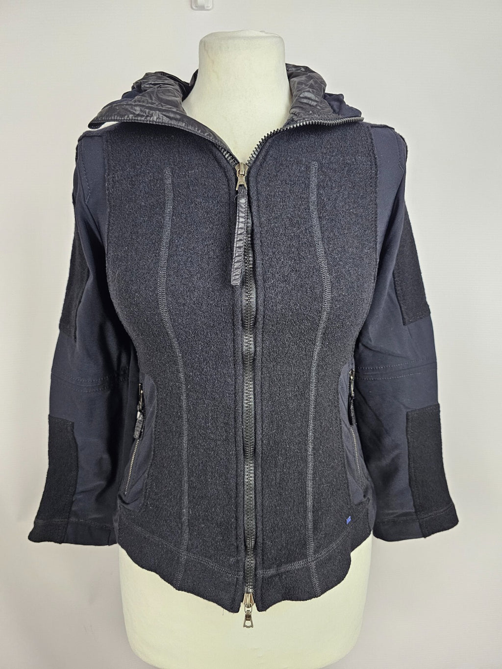 EK5596 Damen Jacke von Marc Cain, schwarz, gr. 34/360