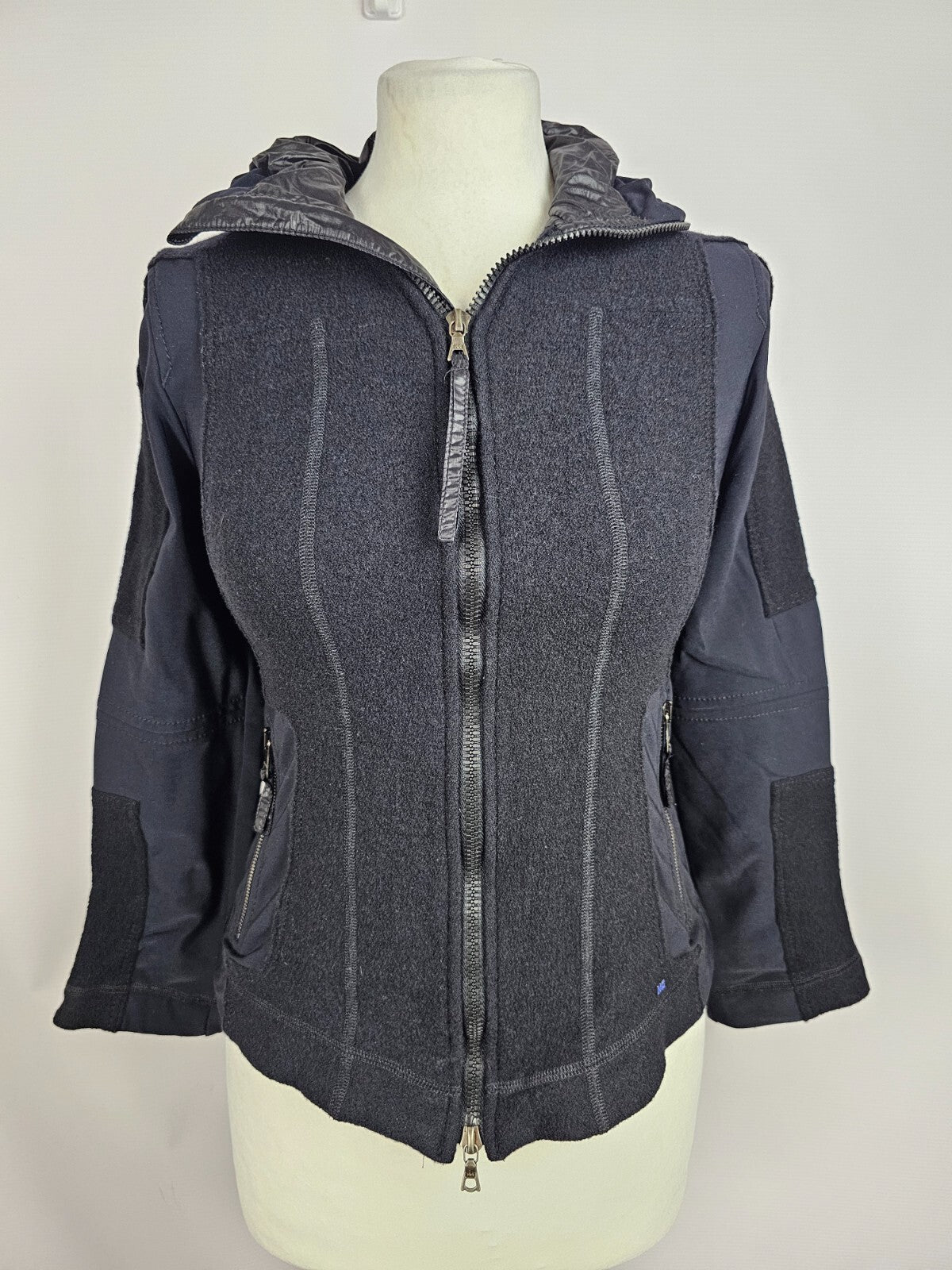 EK5596 Damen Jacke von Marc Cain, schwarz, gr. 34/360