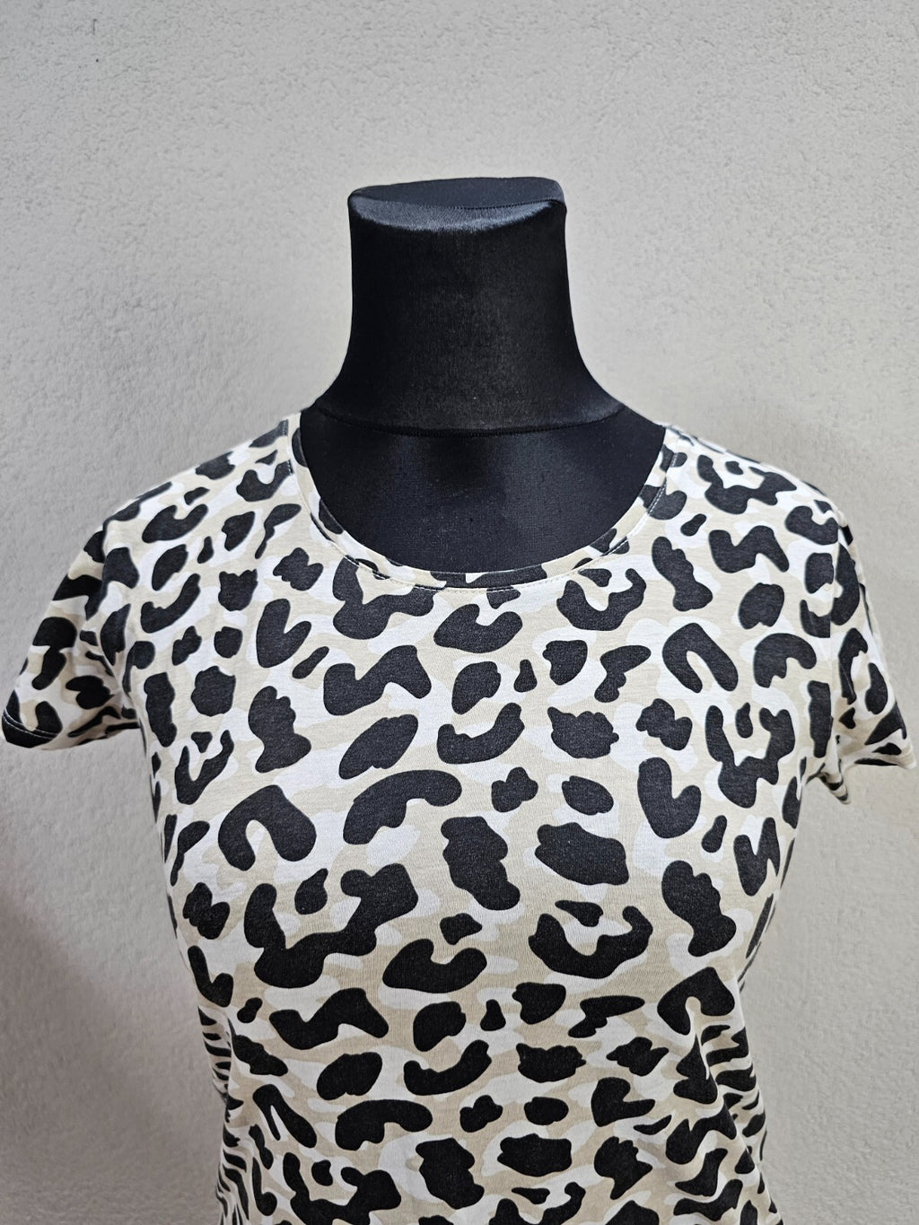 EK5890 Damen T-Shirt von Everme, weiß, beige, schwarz, Gr. M1