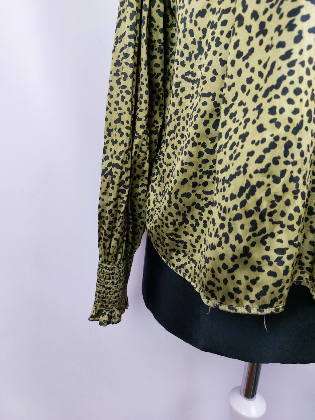 EK2388 Damen Bluse von H&M, grün/schwarz, Gr. 422