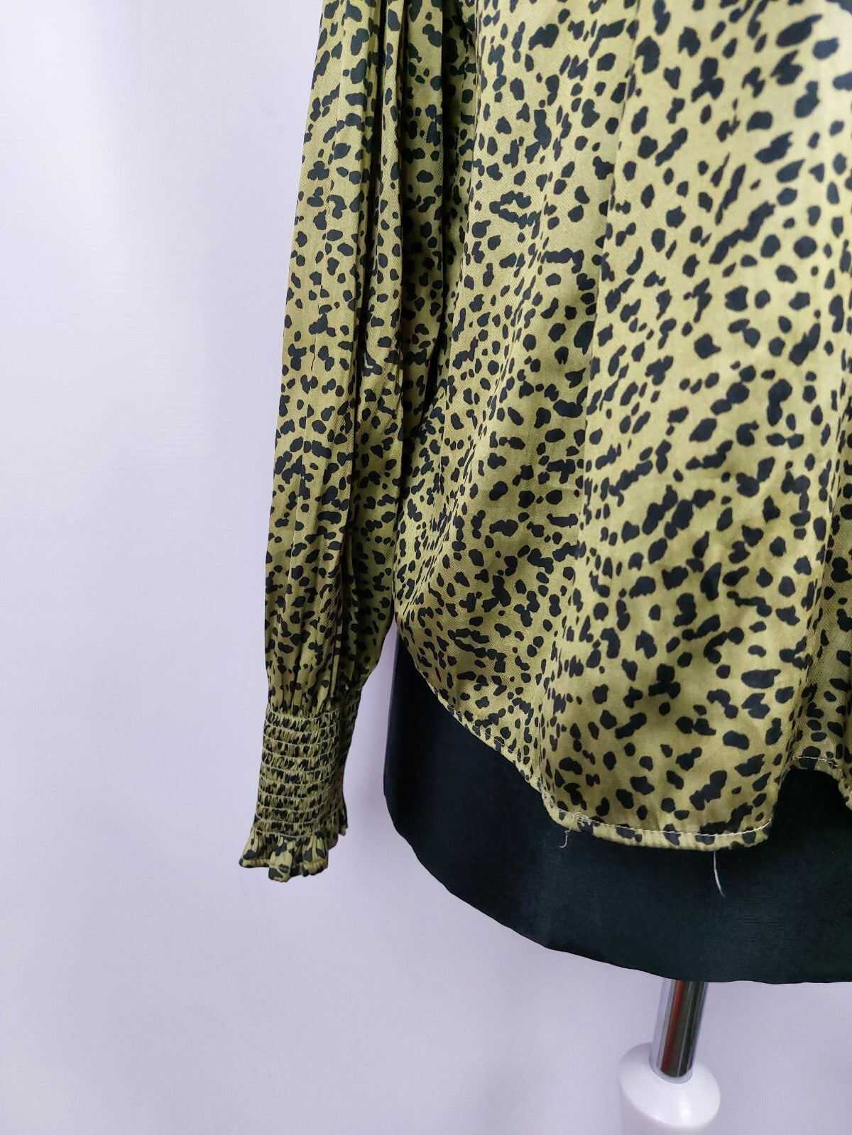 EK2388 Damen Bluse von H&M, grün/schwarz, Gr. 422