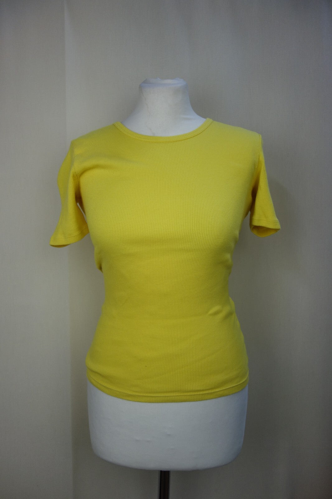 EK3945 Damen T-Shirt von United Colors of Benetton, gelb, S0