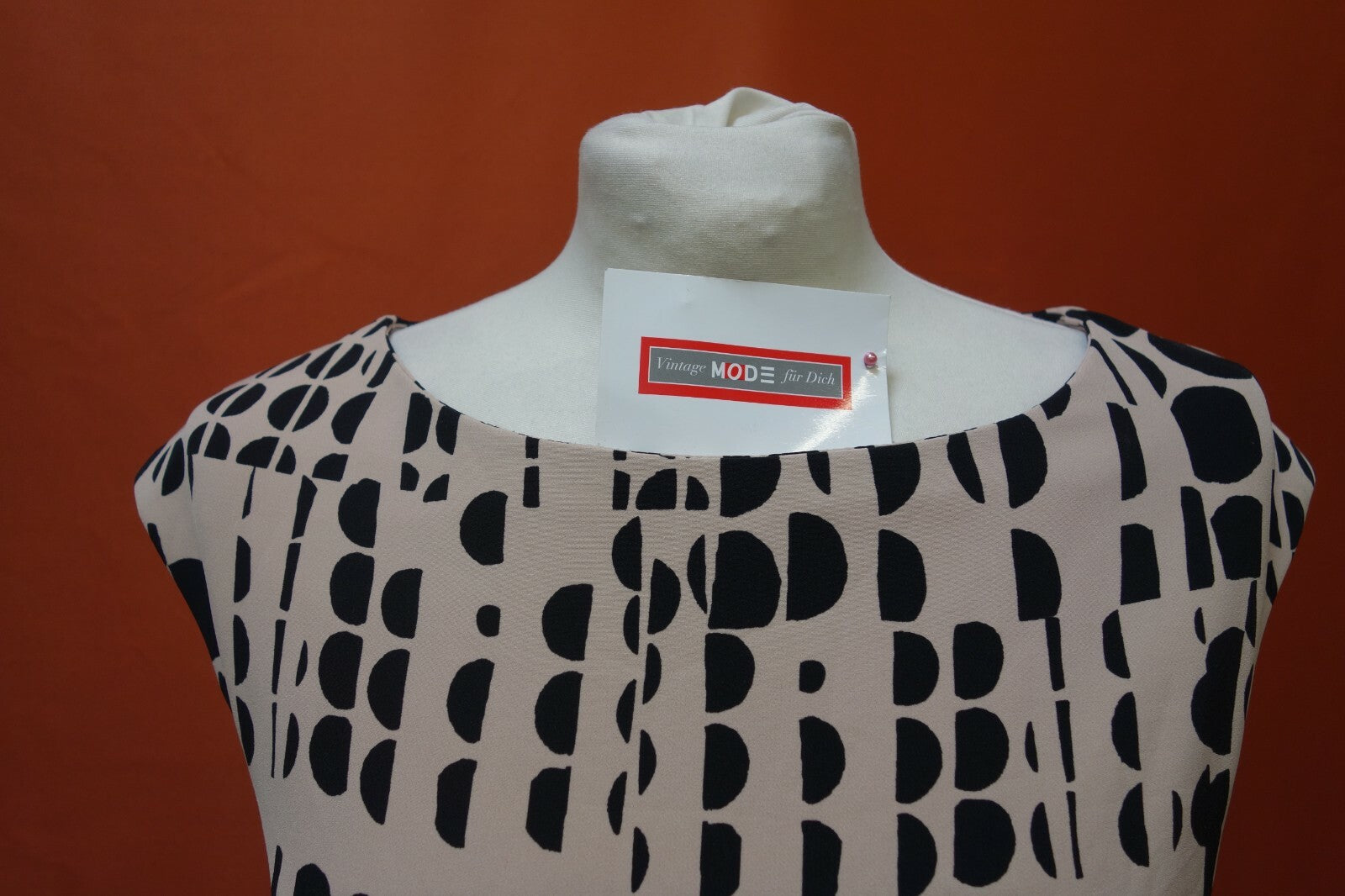 EK0213 Damen Kleid von Nuna Lie, S1