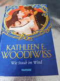 EB 522 Wie Staub im Wind von KATHLEEN E WOODIWISS | Buch | Zustand sehr gut0