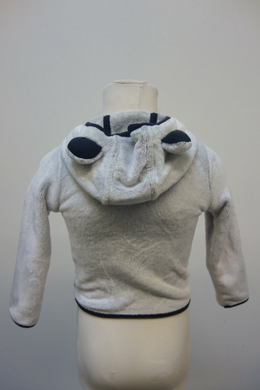 EK1271 Kinder kuschelige Strickjacke von s.Oliver, grau mit Öhrchenkapuze, Gr. 94