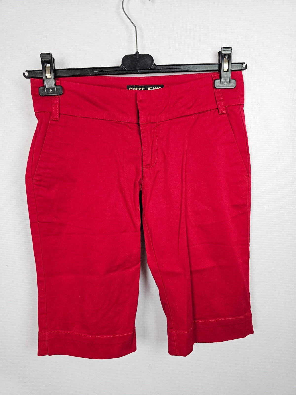 EK5326 Damen knielange Hose von Guess, rot, Gr. 29 (XS)0