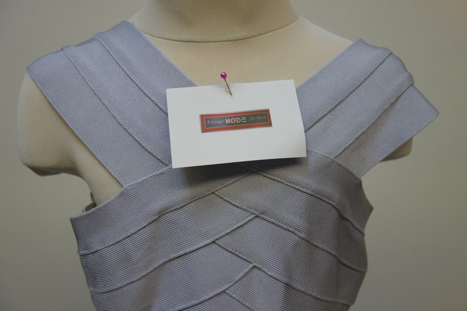 EK2473 Damen Kleid von Asos, Flieder, Gr. XS1