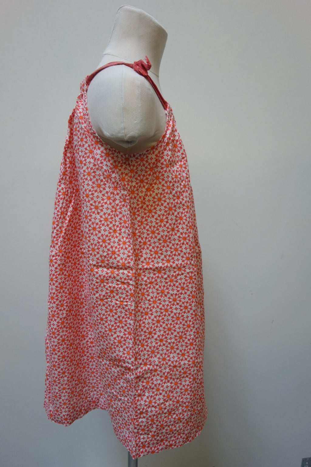 EK3655 Mädchen Kleid von vertbaudet, geblümt, Gr. 134/1402