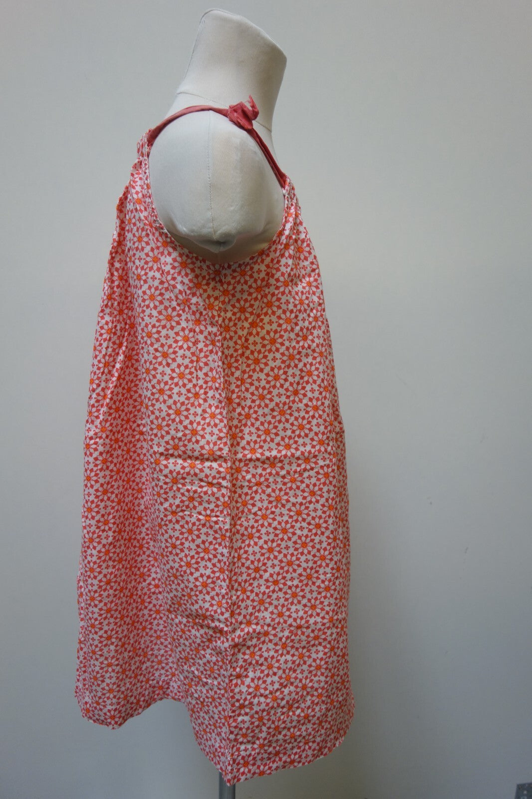 EK3655 Mädchen Kleid von vertbaudet, geblümt, Gr. 134/1402