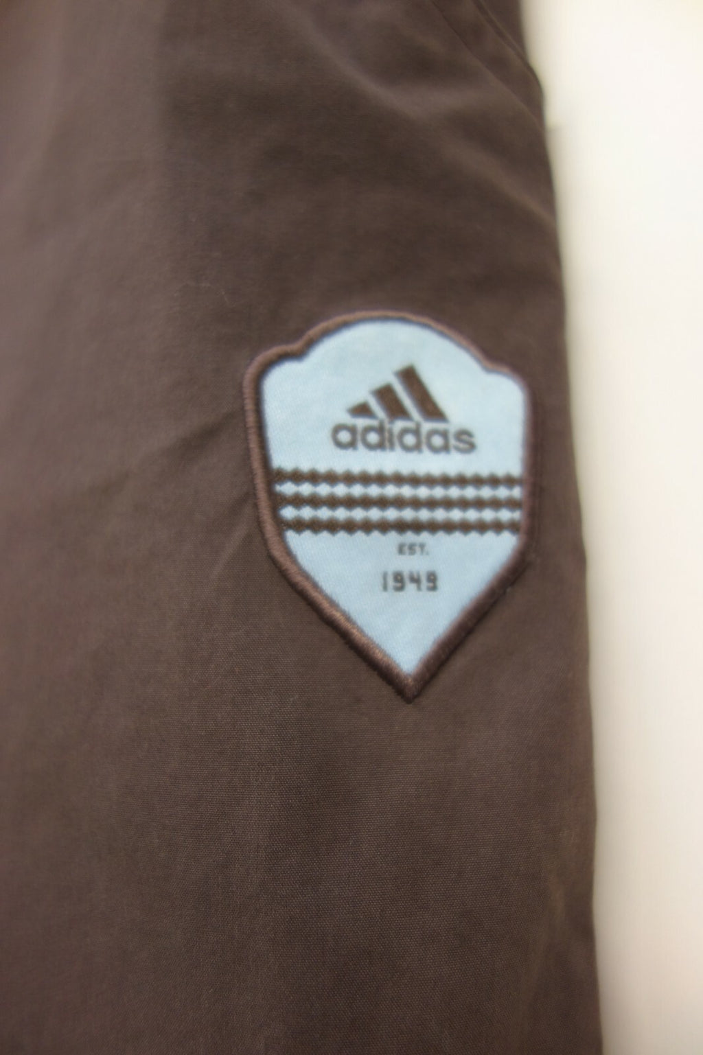 EK1101 Herren Hose von adidas, braun, Gr. M2