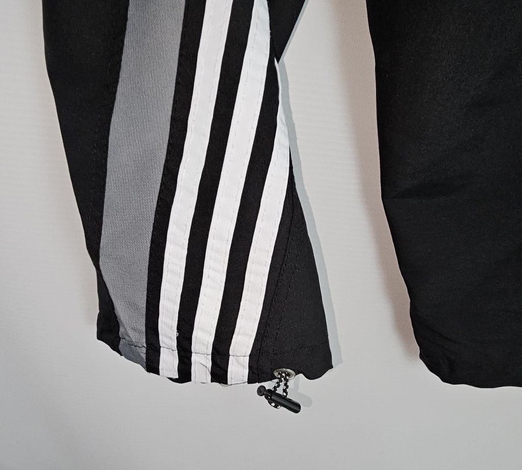 EK8237 Capri Hose von Adidas, Schwarz, Gr. S5
