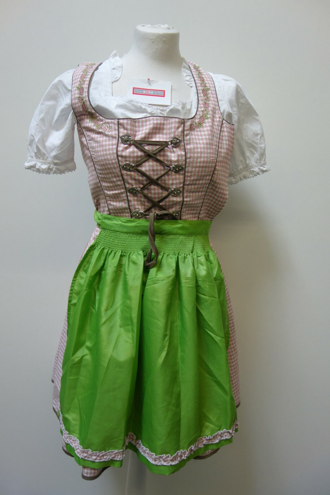 EK0992 Dirndl von Wiesenkönig Gr. 32 inkl. Schürze und Bluse0