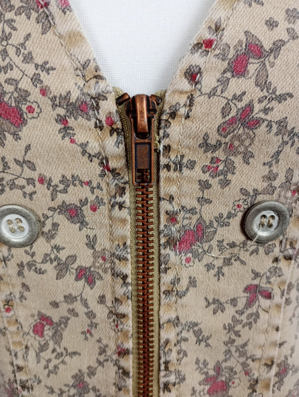 EK0483 Damen Weste von Kenny S. nude mit Blümchen, Gr. 383