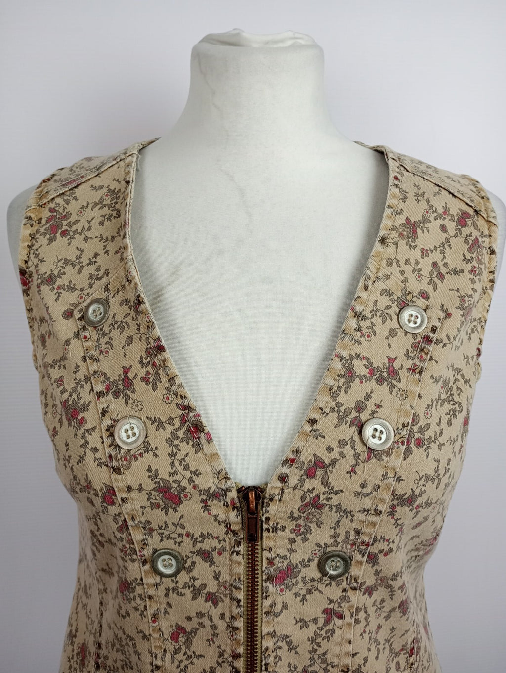 EK0483 Damen Weste von Kenny S. nude mit Blümchen, Gr. 381