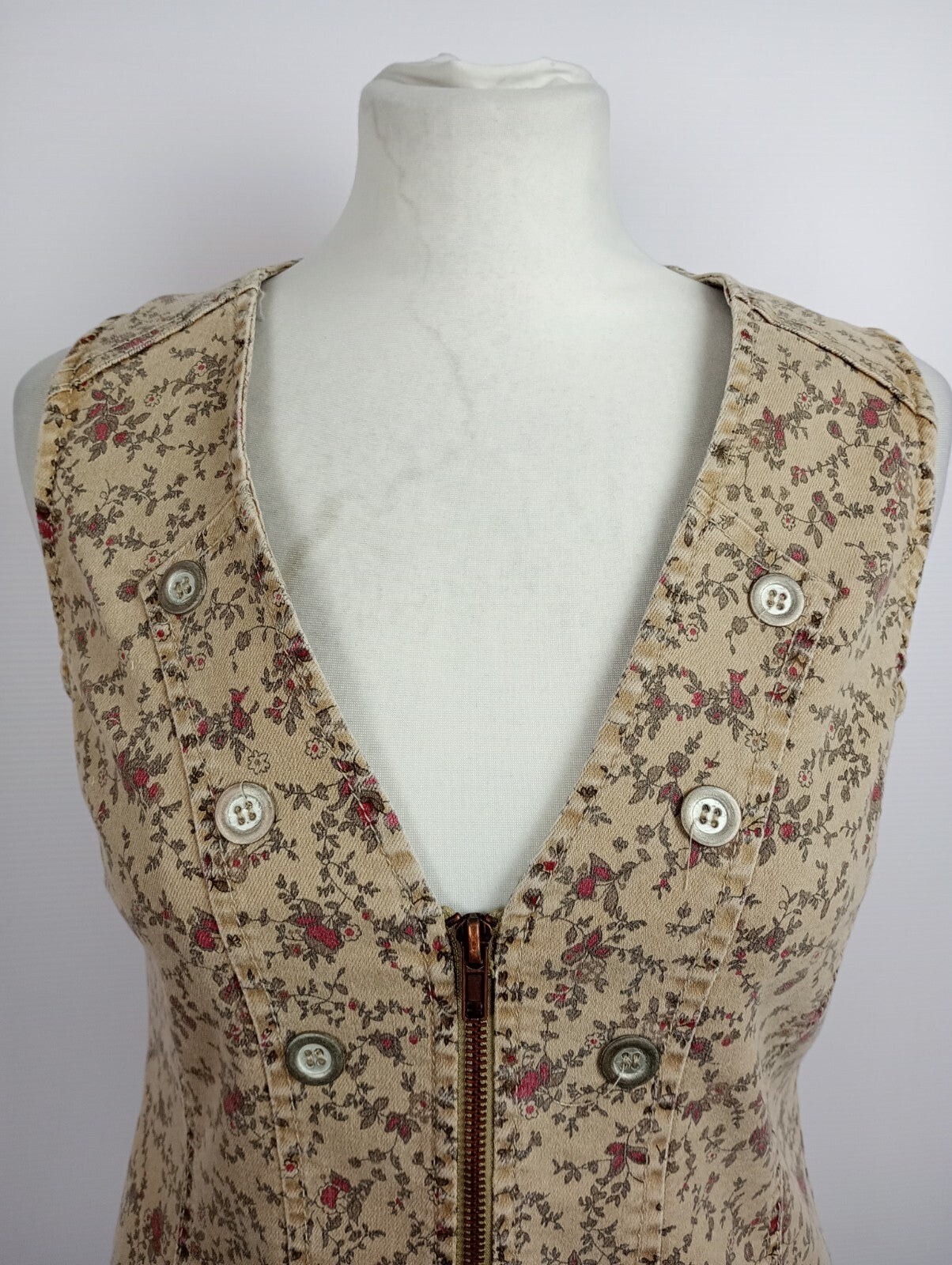 EK0483 Damen Weste von Kenny S. nude mit Blümchen, Gr. 381