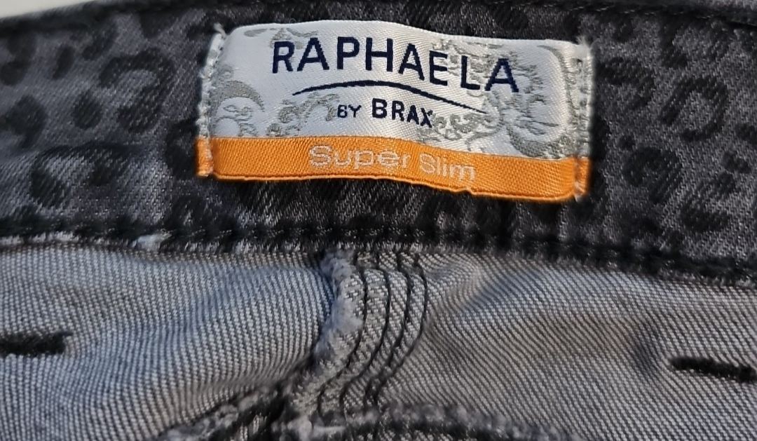 EK7984 Damen Jeans von Brax, grau mit Leo Muster, Gr.447