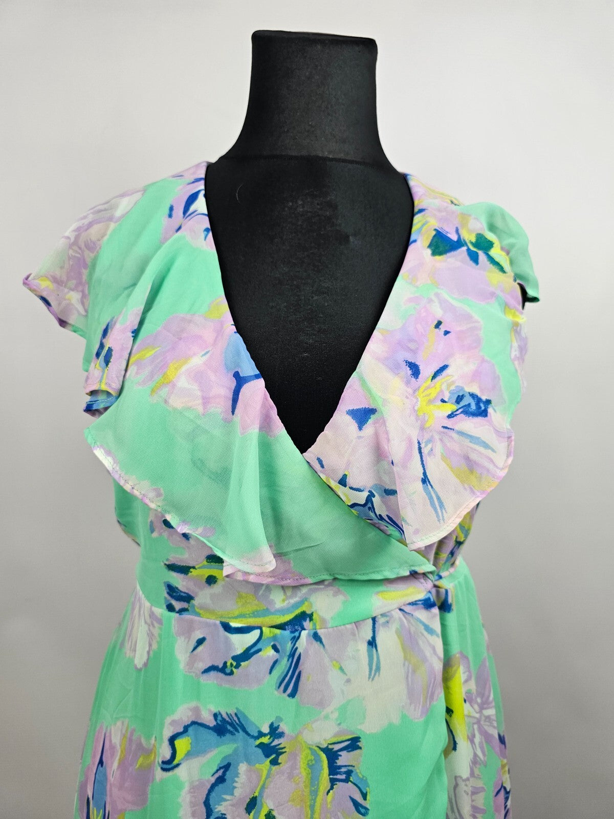 EK5433 Damen Kleid von Vero Moda, grün mit Blumen, Gr. M1