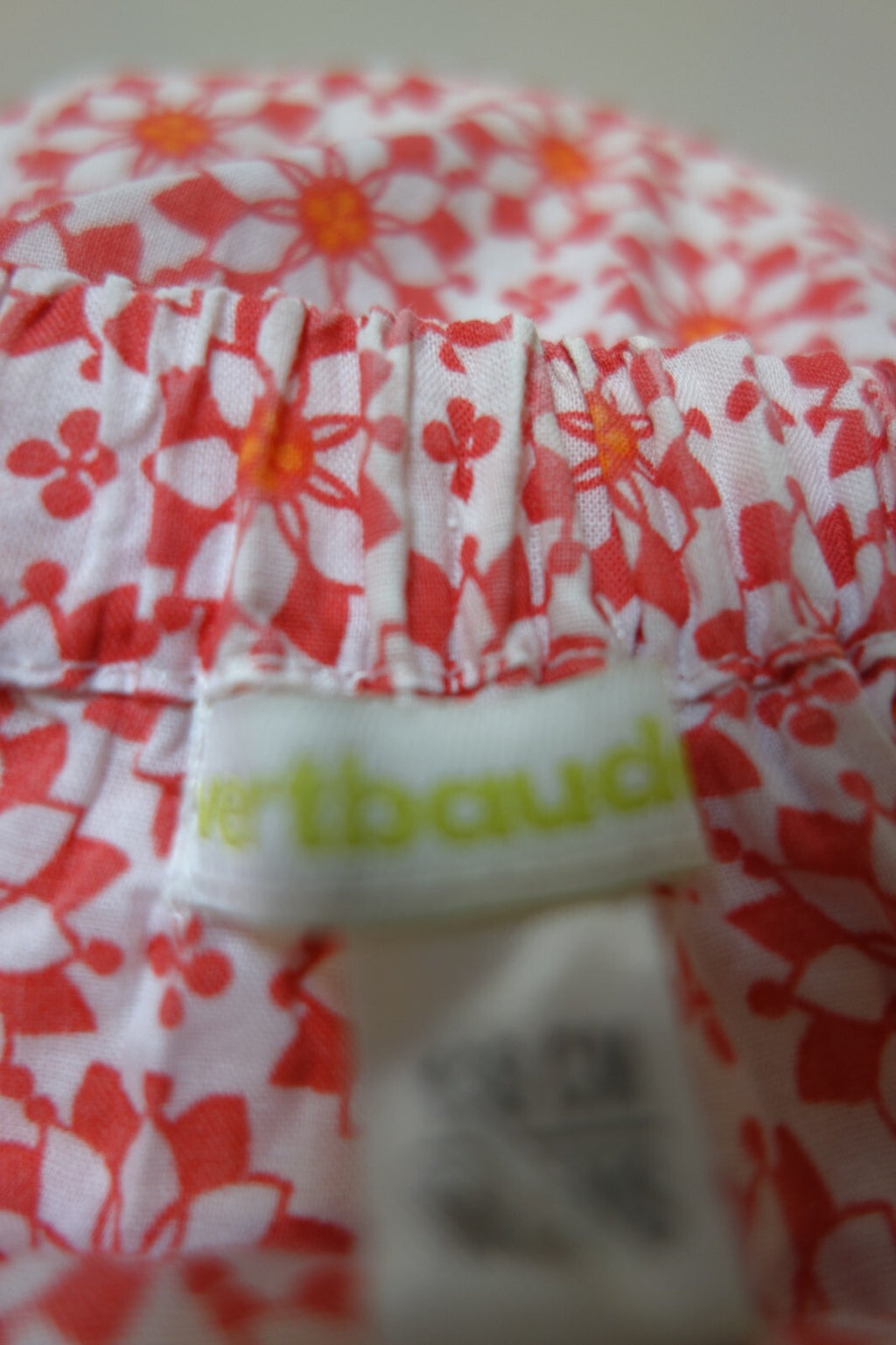 EK3655 Mädchen Kleid von vertbaudet, geblümt, Gr. 134/1404