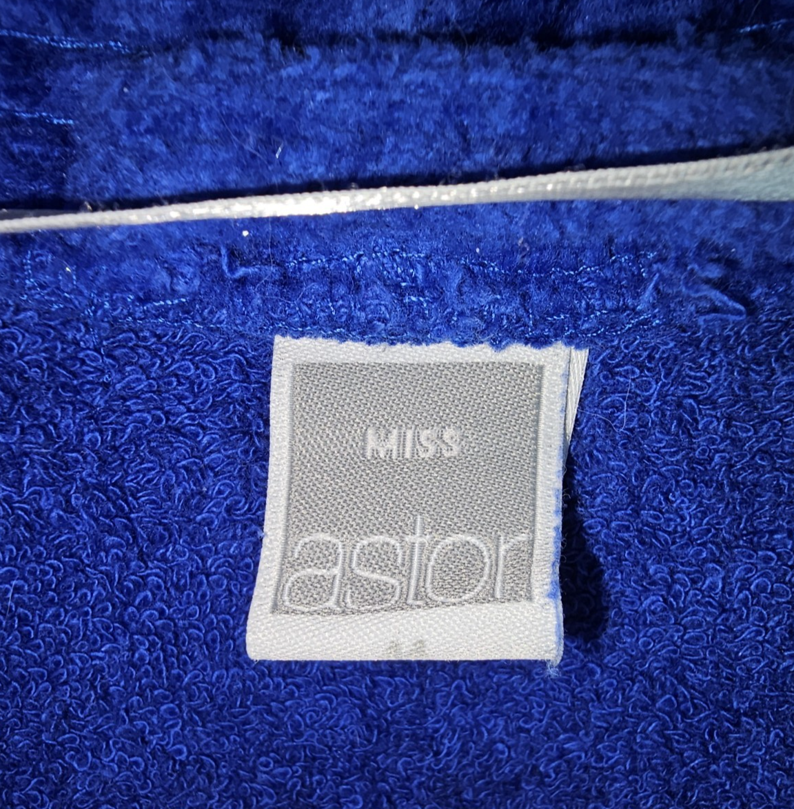 EK7935 Damen Bademantel von Miss Astor, blau, Gr.441