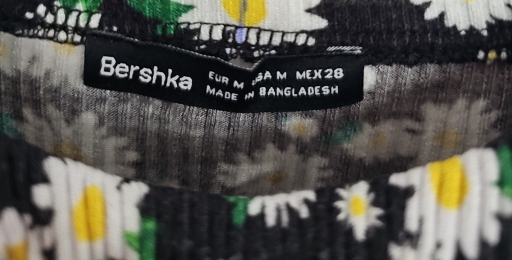 EK8304 Damen Kleid Bershka Gr.M Schwarz Blumenmuster1