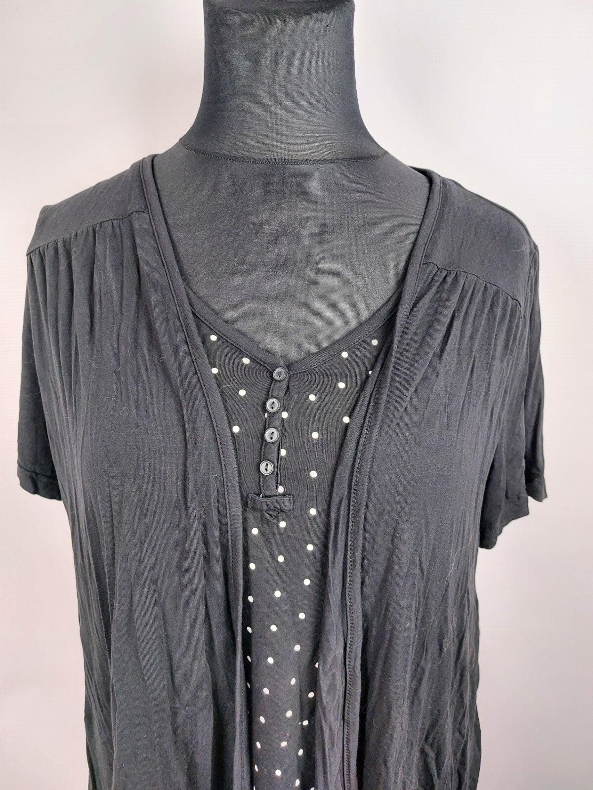 EK0008 Damen Shirt von bpc, schwarz, mit Punkten, Gr. 44/461