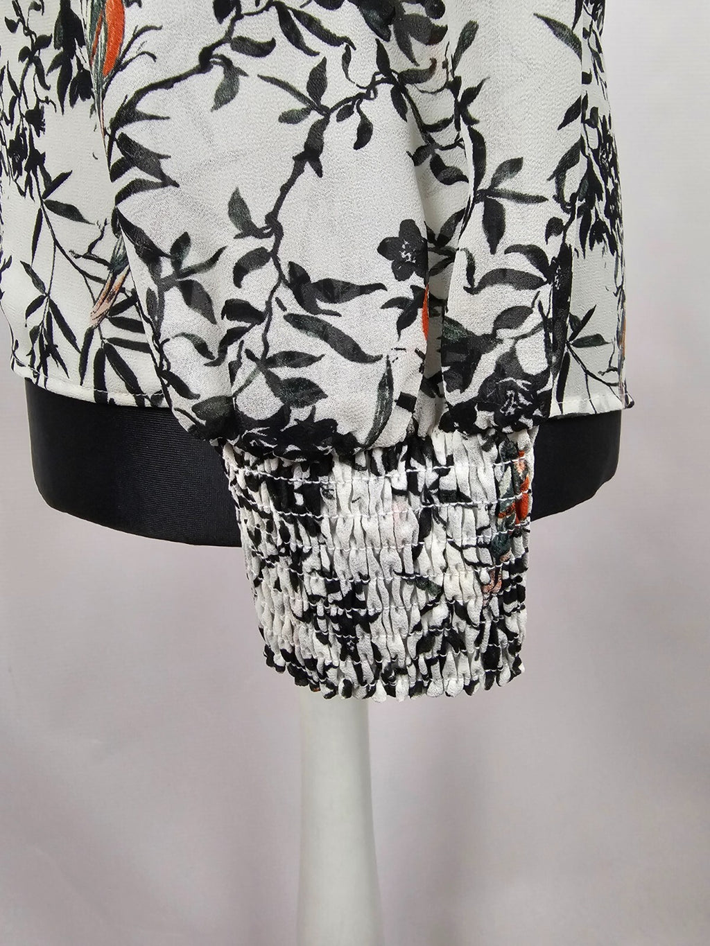 EK5430 Damen Bluse von Yessica C&A, weiß mit grün-rotem Muster, Gr.383