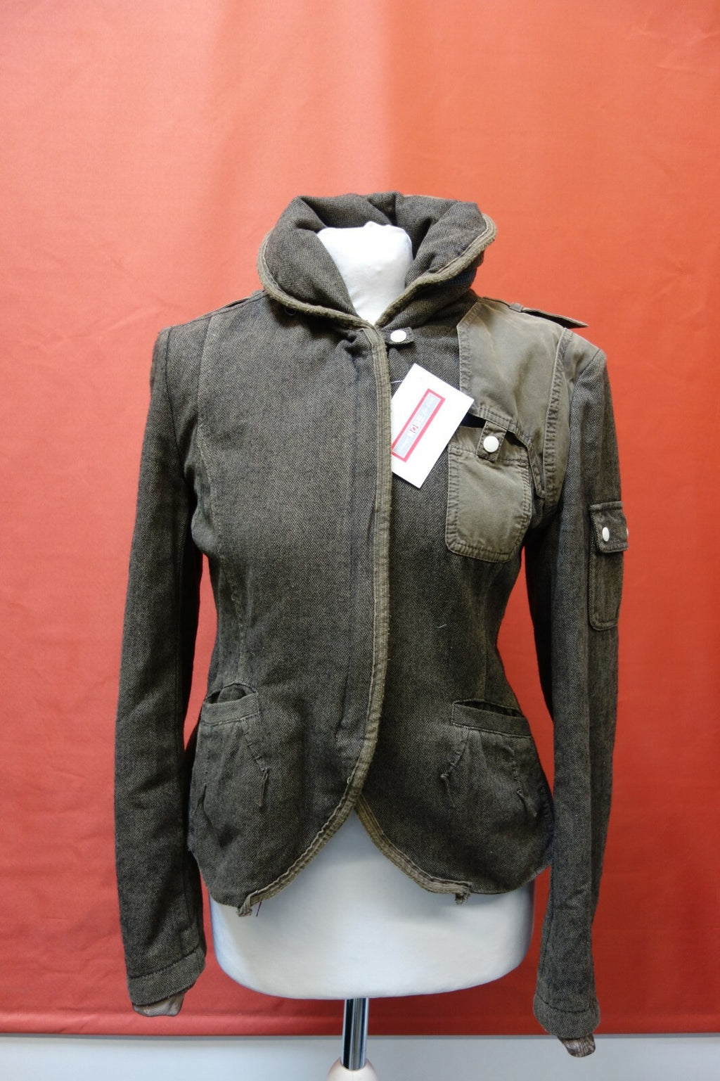 EK0050 Damen Jacke von Boss, 360