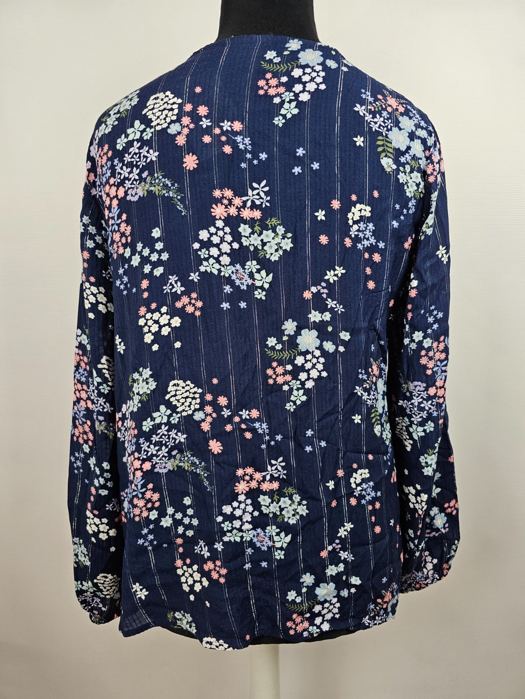 EK5442 Damen Bluse von Gina, blau mit Blumen, Gr. 463