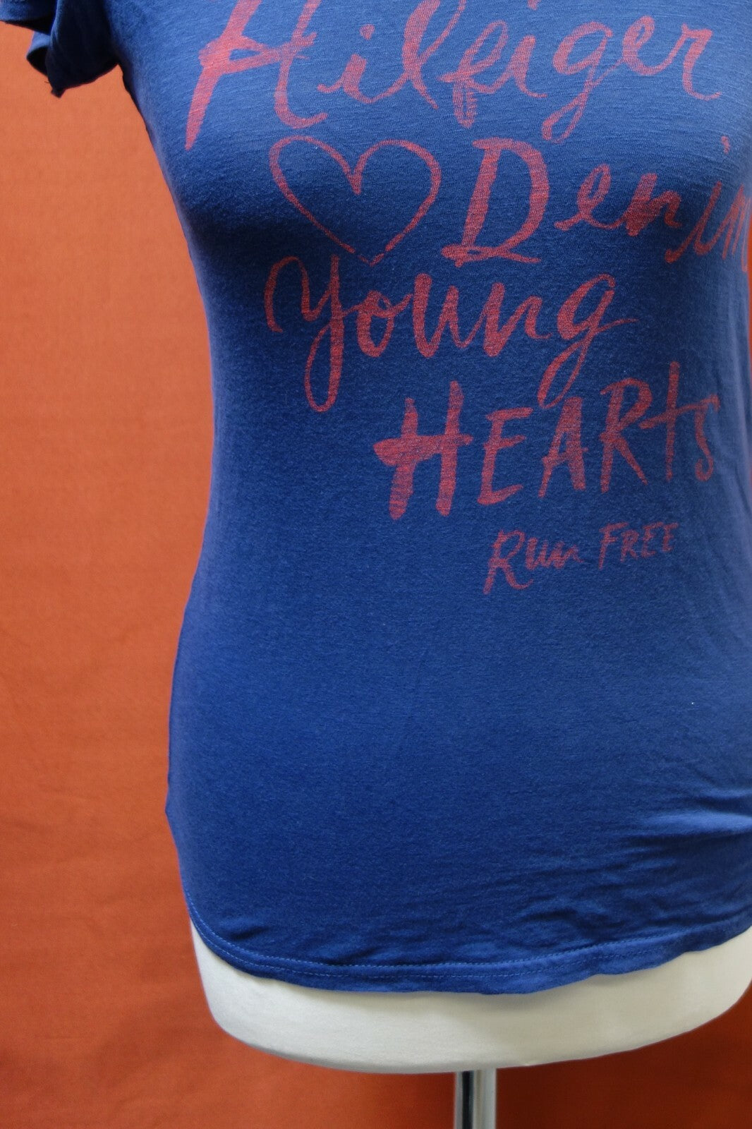 EK0370 Damen T-Shirt von Hilfiger Denim, blau, S1