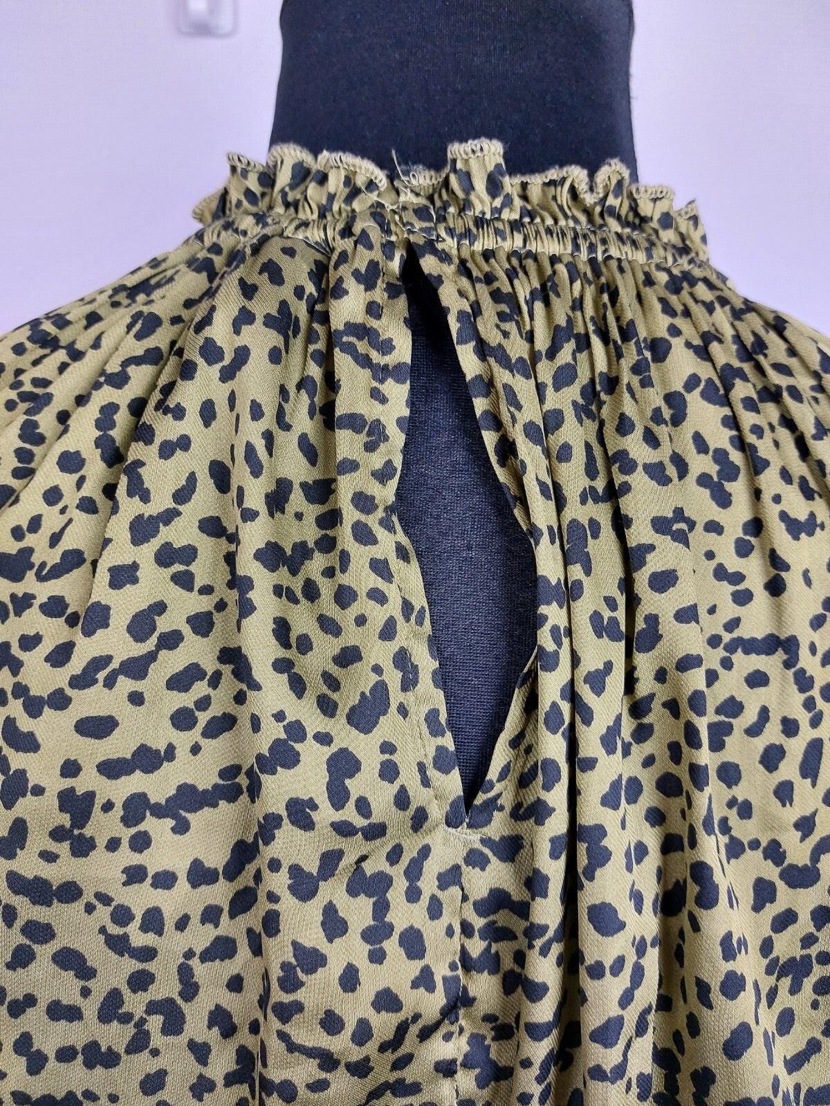 EK2388 Damen Bluse von H&M, grün/schwarz, Gr. 426